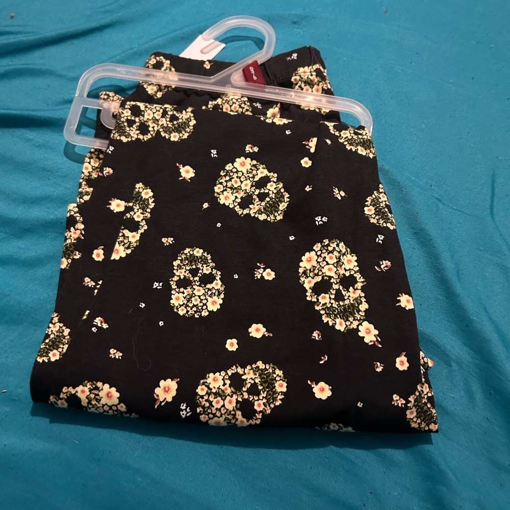 I’m selling leggings
